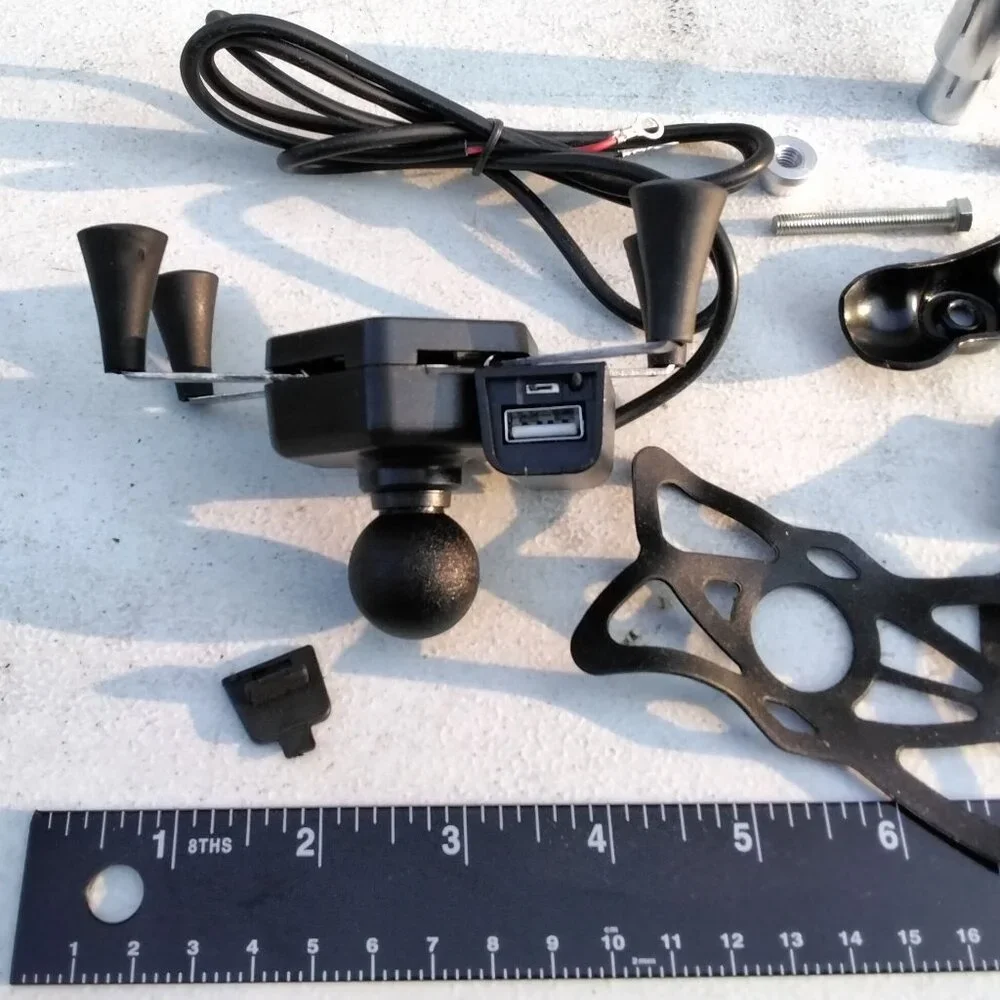 USB Navigation Bracket, Accessory with Navigation Bracket for 3-6.5 Inch Mobile